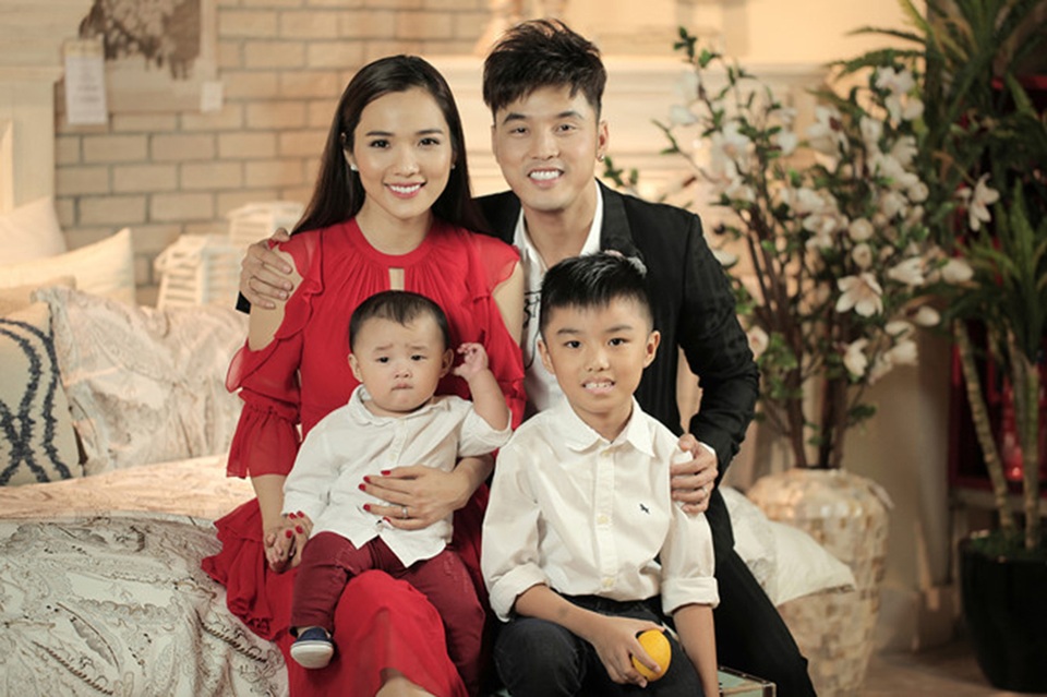 Điểm danh những ông bố dượng của showbiz Việt - 9 Điểm danh những ông bố dượng của showbiz Việt - 9