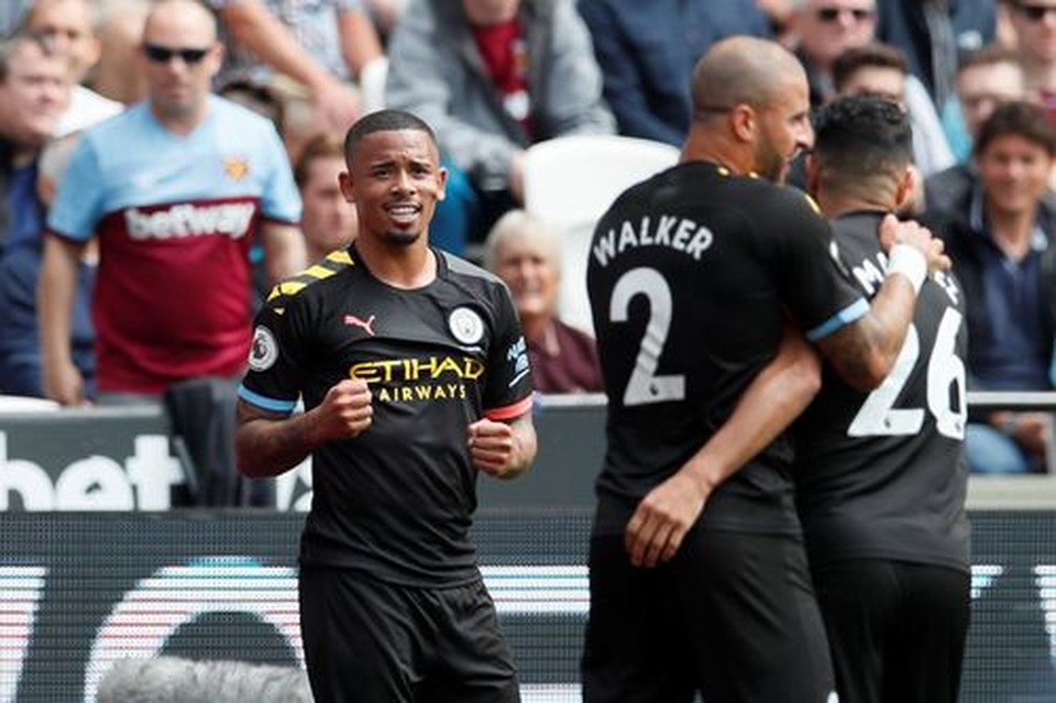 West Ham 0-5 Man City: Hat-trick của Sterling và dấu ấn của VAR - 10 West Ham 0-5 Man City: Hat-trick của Sterling và dấu ấn của VAR - 10
