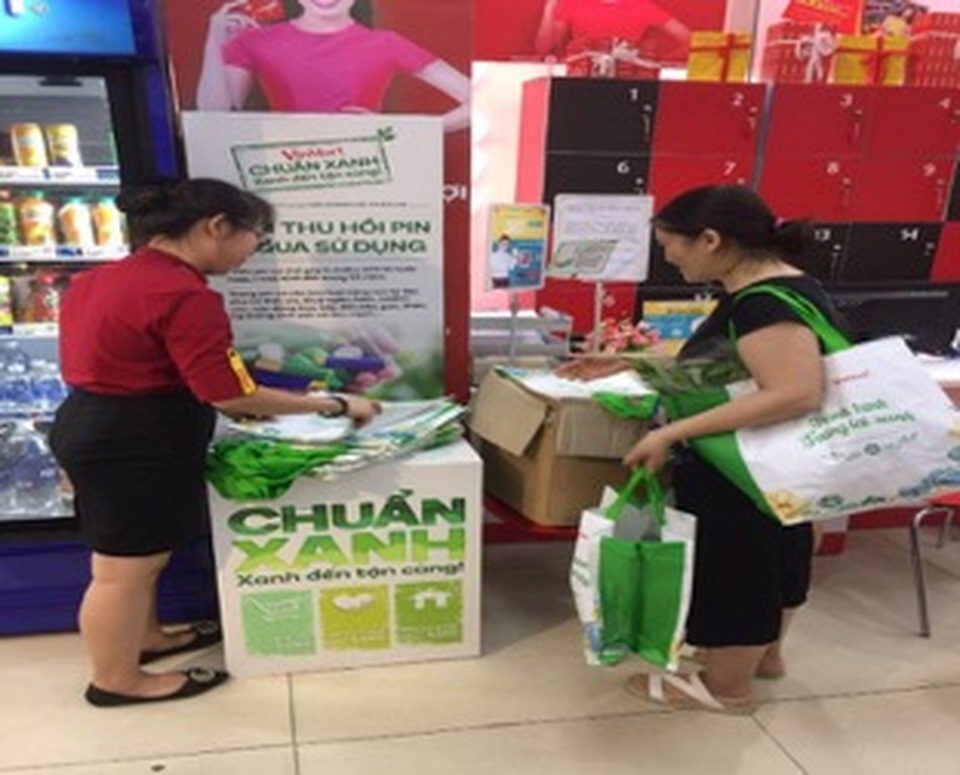 Vị “khách hàng xanh” đặc biệt ở siêu thị VinMart - 6 Vị “khách hàng xanh” đặc biệt ở siêu thị VinMart - 6