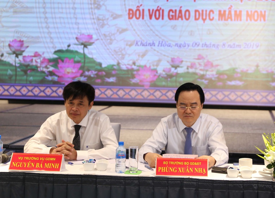 Bộ trưởng Phùng Xuân Nhạ: “Chưa yên tâm về việc ngăn chặn bạo hành đối với trẻ mầm non” - 2 Bộ trưởng Phùng Xuân Nhạ: “Chưa yên tâm về việc ngăn chặn bạo hành đối với trẻ mầm non” - 2