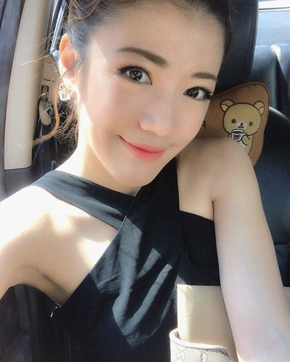 Cô giáo kiêm tiếp viên hàng không hot nhất Thái Lan đẹp nhờ chăm sóc kỳ công - 1 Cô giáo kiêm tiếp viên hàng không hot nhất Thái Lan đẹp nhờ chăm sóc kỳ công - 1