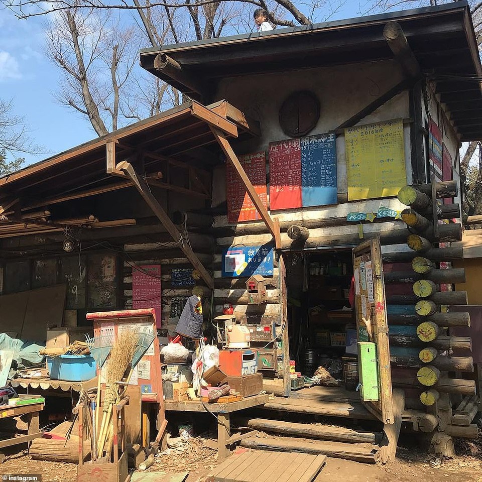 Công viên kỳ lạ - Nơi khuyến khích trẻ nhỏ chơi đùa cùng búa, dao, cưa - 5 Công viên kỳ lạ - Nơi khuyến khích trẻ nhỏ chơi đùa cùng búa, dao, cưa - 5