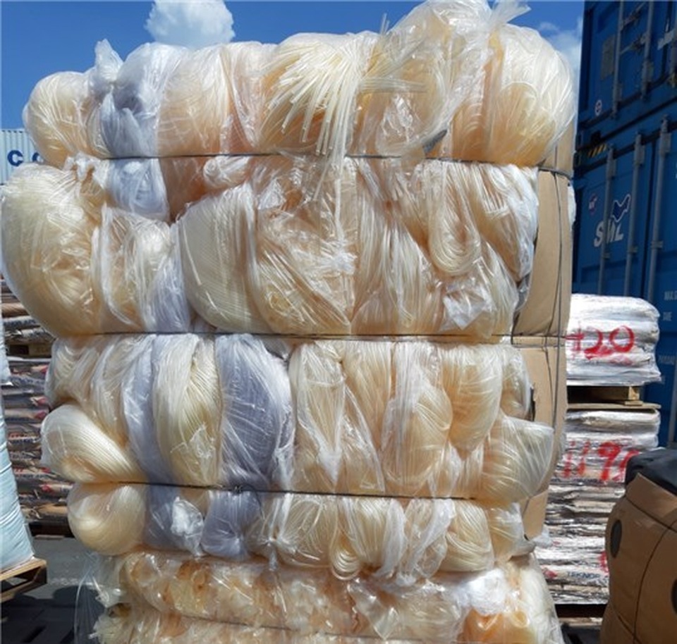 Phát hiện hàng chục tấn phế liệu “ẩn mình” trong container - 1 Phát hiện hàng chục tấn phế liệu “ẩn mình” trong container - 1