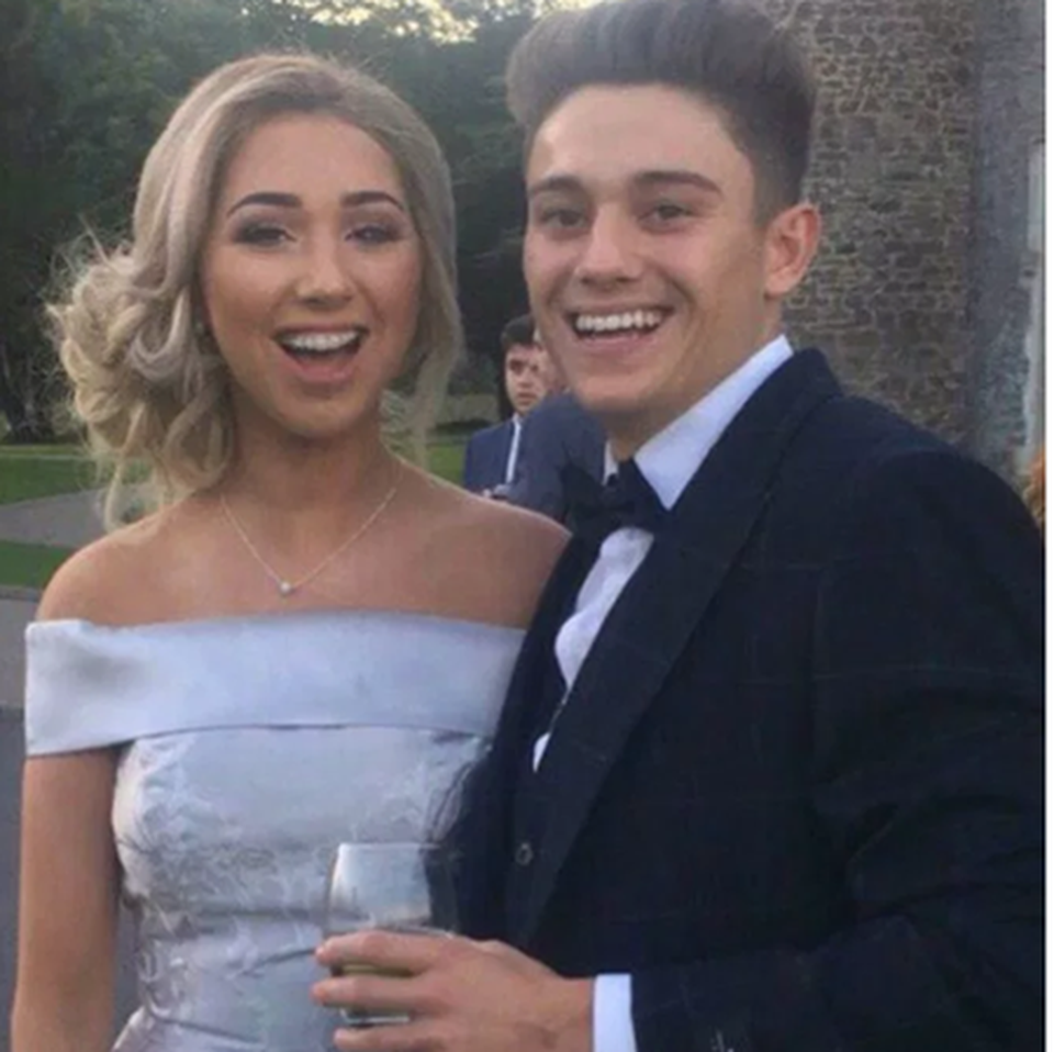 Ngắm dàn mỹ nhân tuyệt sắc “thổi lửa” cho vòng đấu mở màn Premier League - 3