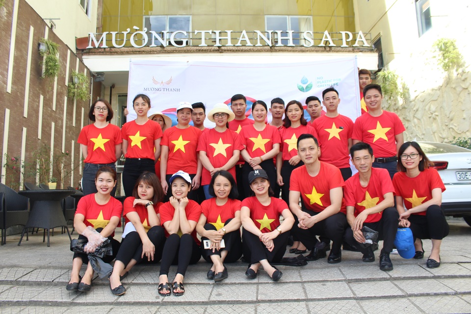 Nhân viên khách sạn Mường Thanh cùng tham gia chiến dịch làm sạch môi trường - 16 Nhân viên khách sạn Mường Thanh cùng tham gia chiến dịch làm sạch môi trường - 16