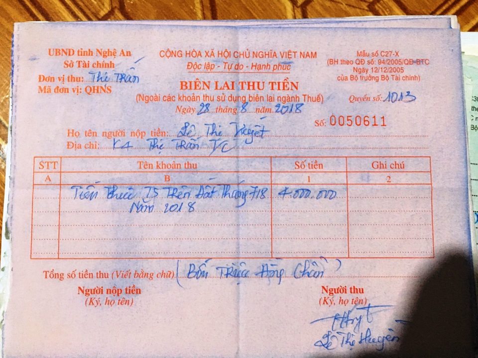 Hàng loạt ki ốt bị giải tỏa để phân lô, đấu giá: Chính quyền có làm trái kết luận của thanh tra? - 4 Hàng loạt ki ốt bị giải tỏa để phân lô, đấu giá: Chính quyền có làm trái kết luận của thanh tra? - 4