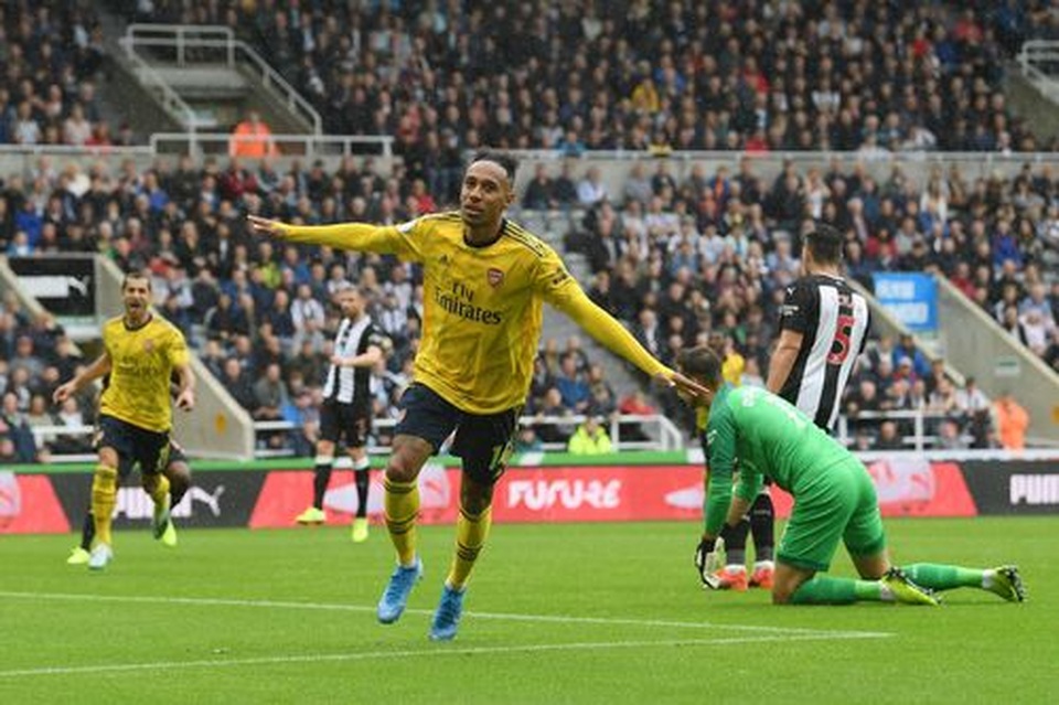 Newcastle 0-1 Arsenal: Pha lập công duy nhất của Aubameyang - 7