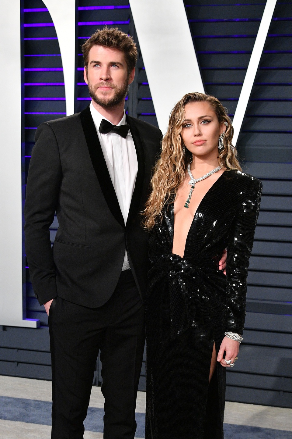 Miley Cyrus chia tay chồng sau gần 1 năm kết hôn - 3 Miley Cyrus chia tay chồng sau gần 1 năm kết hôn - 3