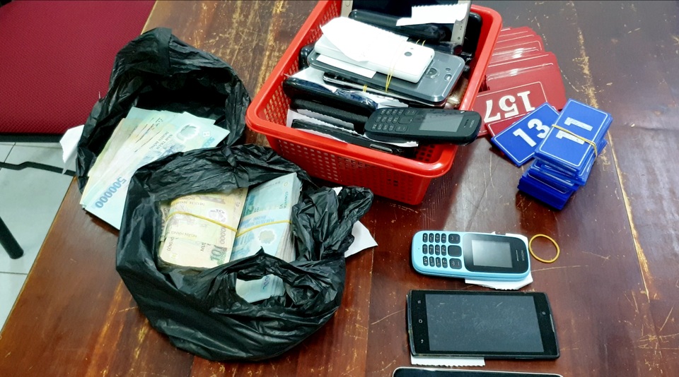 TPHCM: Triệt phá tụ điểm đá gà trực tuyến - 2 TPHCM: Triệt phá tụ điểm đá gà trực tuyến - 2