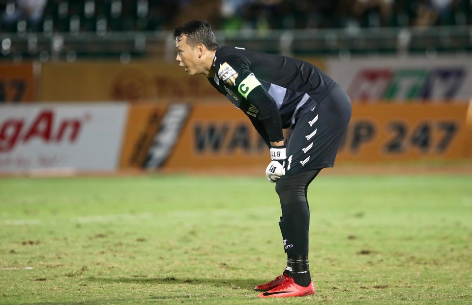 HLV Sài Gòn FC nói gì về bàn thắng bị trọng tài khước từ? - 2 HLV Sài Gòn FC nói gì về bàn thắng bị trọng tài khước từ? - 2