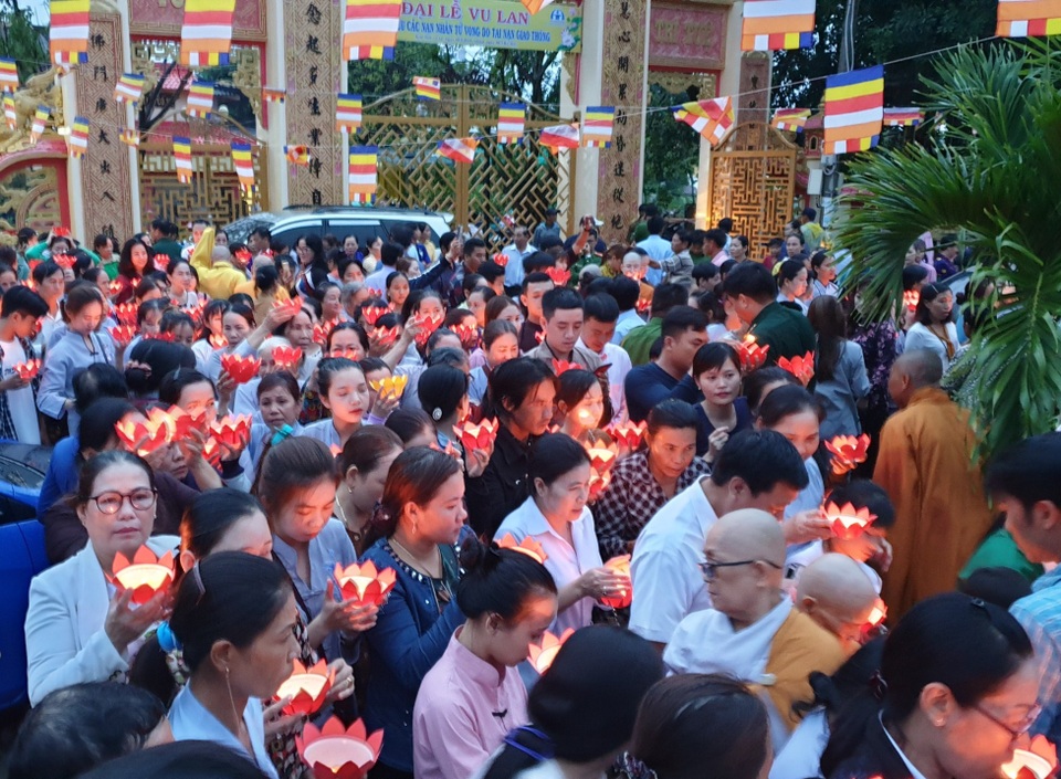 Cầu siêu cho các nạn nhân tử vong vì tai nạn giao thông - 2 Cầu siêu cho các nạn nhân tử vong vì tai nạn giao thông - 2