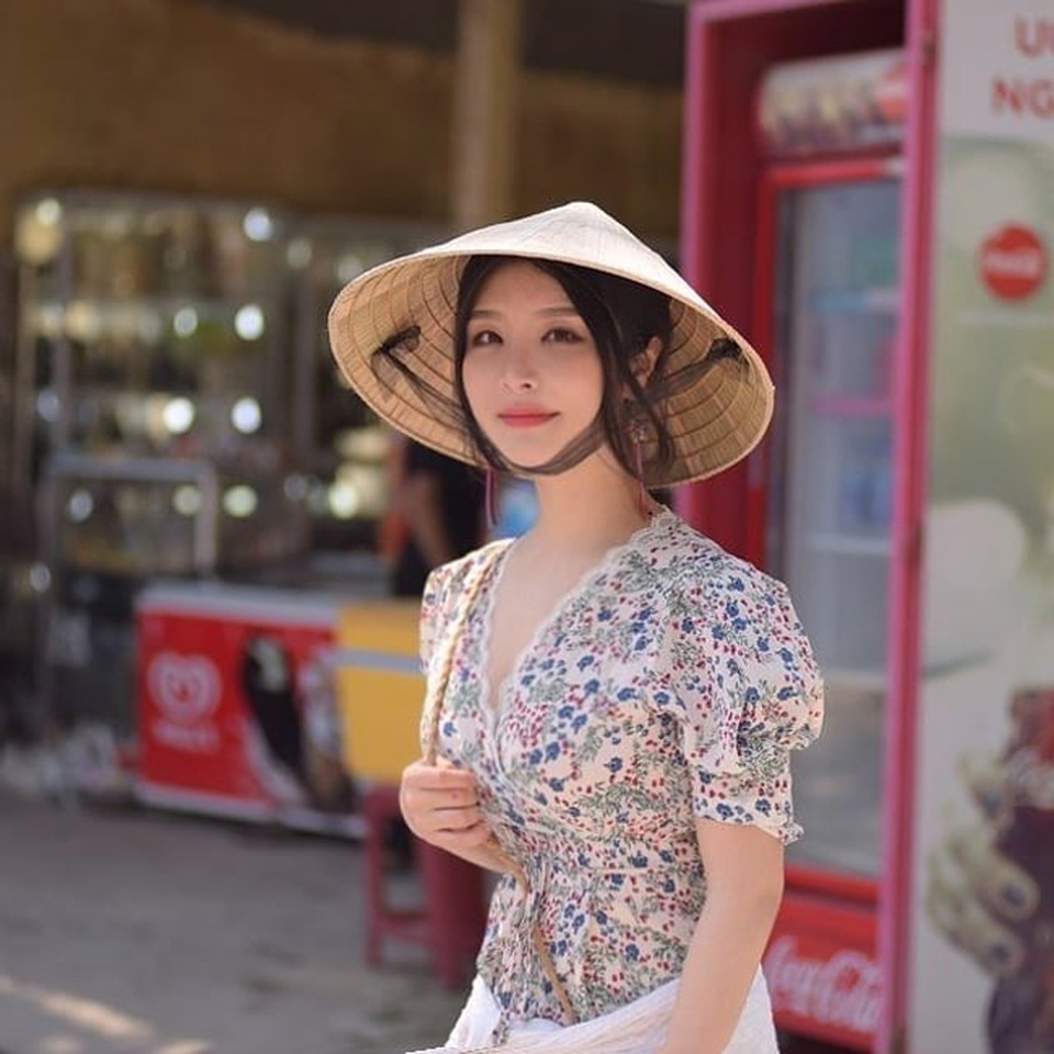 Nữ giảng viên gây náo loạn giảng đường vì quá nóng bỏng giờ ra sao? - 11 Nữ giảng viên gây náo loạn giảng đường vì quá nóng bỏng giờ ra sao? - 11