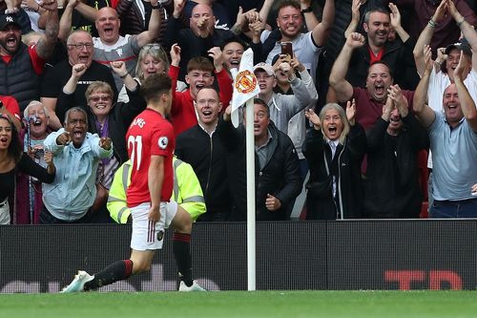 Những khoảnh khắc trong chiến thắng giòn giã của Man Utd trước Chelsea - 18 Những khoảnh khắc trong chiến thắng giòn giã của Man Utd trước Chelsea - 18