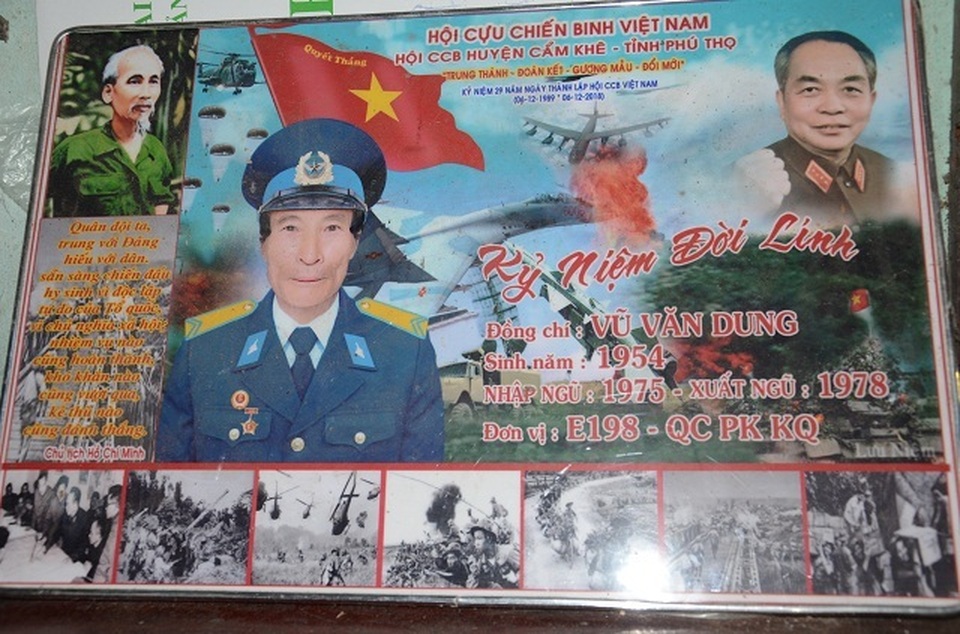 Người cựu binh ung thư khốn khổ nuôi con trai tâm thần và mẹ già 90 tuổi - 4 Người cựu binh ung thư khốn khổ nuôi con trai tâm thần và mẹ già 90 tuổi - 4