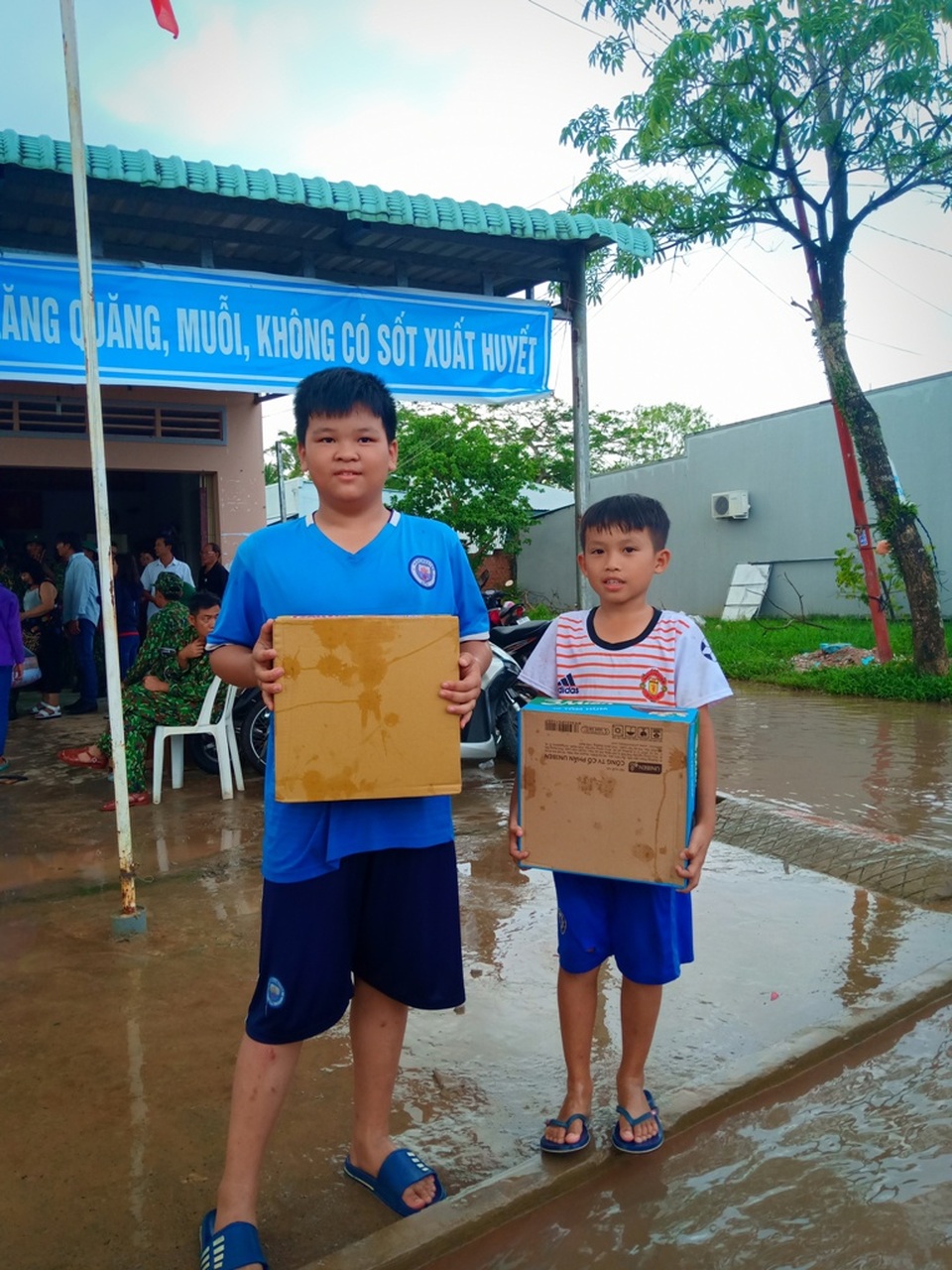 Bộ đội ra quân dọn cống rãnh, khơi thông dòng chảy ở Phú Quốc - 5