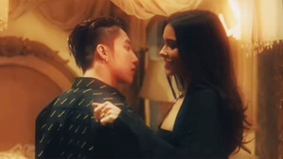 “Người tình màn ảnh” của Sơn Tùng khoe dáng nuột nà - 2