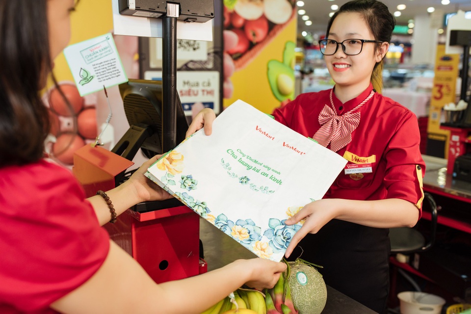 2.200 siêu thị VinMart VinMart+ đồng loạt hành động “3 xanh” bảo vệ môi trường - 1 2.200 siêu thị VinMart VinMart+ đồng loạt hành động “3 xanh” bảo vệ môi trường - 1