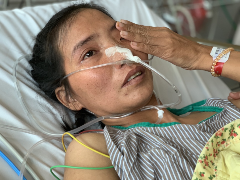 Người đàn bà lam lũ nhập viện khẩn cấp: Xin hãy cứu giúp cho em được về với con! - 3 Người đàn bà lam lũ nhập viện khẩn cấp: Xin hãy cứu giúp cho em được về với con! - 3