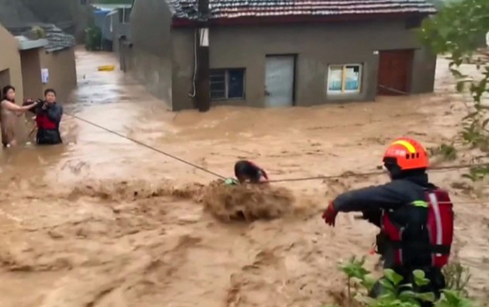 Siêu bão Lekima đổ bộ Trung Quốc: 44 người chết, 16 người mất tích - 4 Siêu bão Lekima đổ bộ Trung Quốc: 44 người chết, 16 người mất tích - 4