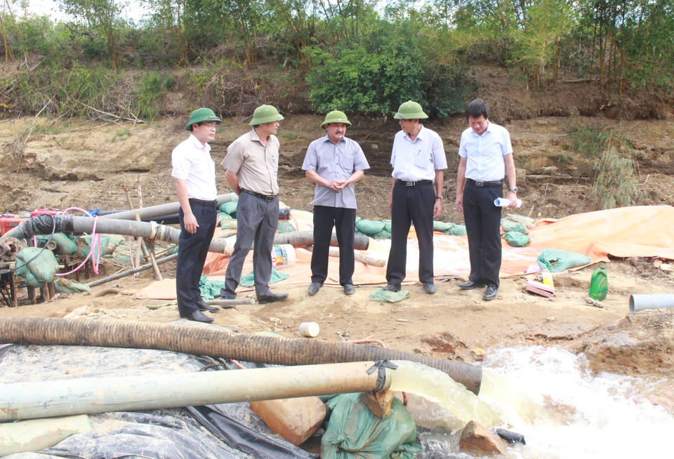 Quảng Trị xả hồ thuỷ lợi cứu hơn 30.000 hộ dân đang “khát” nước - 1 Quảng Trị xả hồ thuỷ lợi cứu hơn 30.000 hộ dân đang “khát” nước - 1