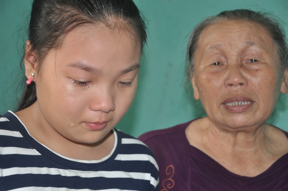 Xót thương bé gái mồ côi thèm khát tiếng gọi con ơi! - 6 Xót thương bé gái mồ côi thèm khát tiếng gọi con ơi! - 6