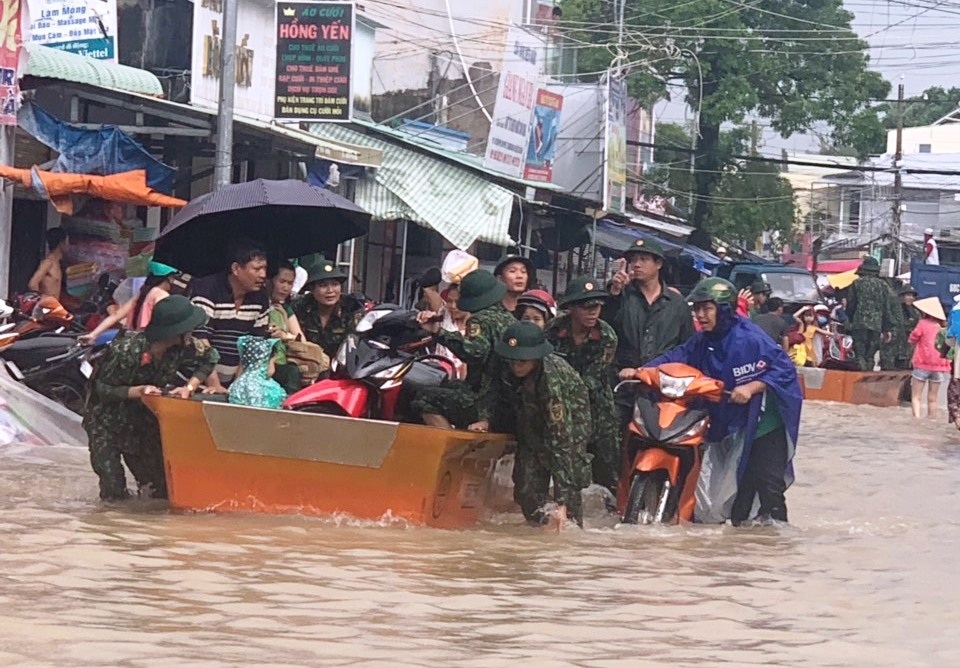 Nhìn lại 10 ngày đảo ngọc Phú Quốc quay cuồng trong trận lũ lụt chưa từng có - 12 Nhìn lại 10 ngày đảo ngọc Phú Quốc quay cuồng trong trận lũ lụt chưa từng có - 12