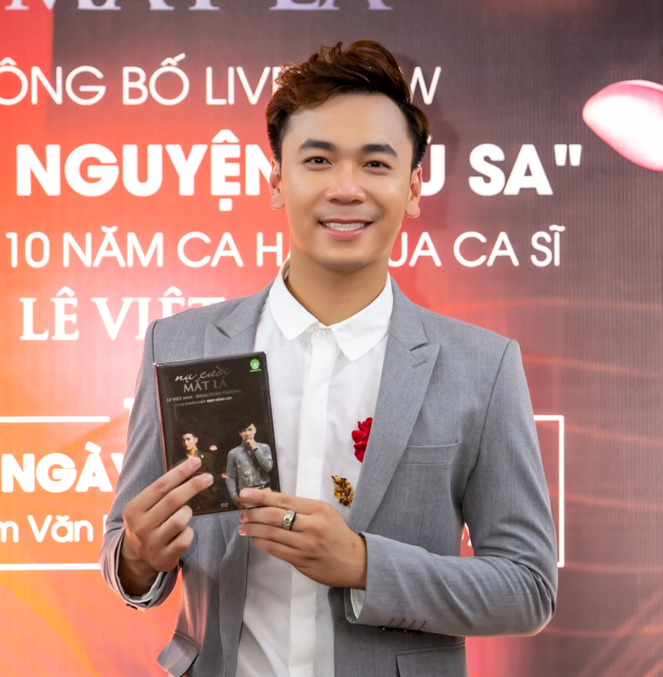 Lê Việt Anh gây xúc động với album ra mắt mùa Vu lan - Báo hiếu - 1