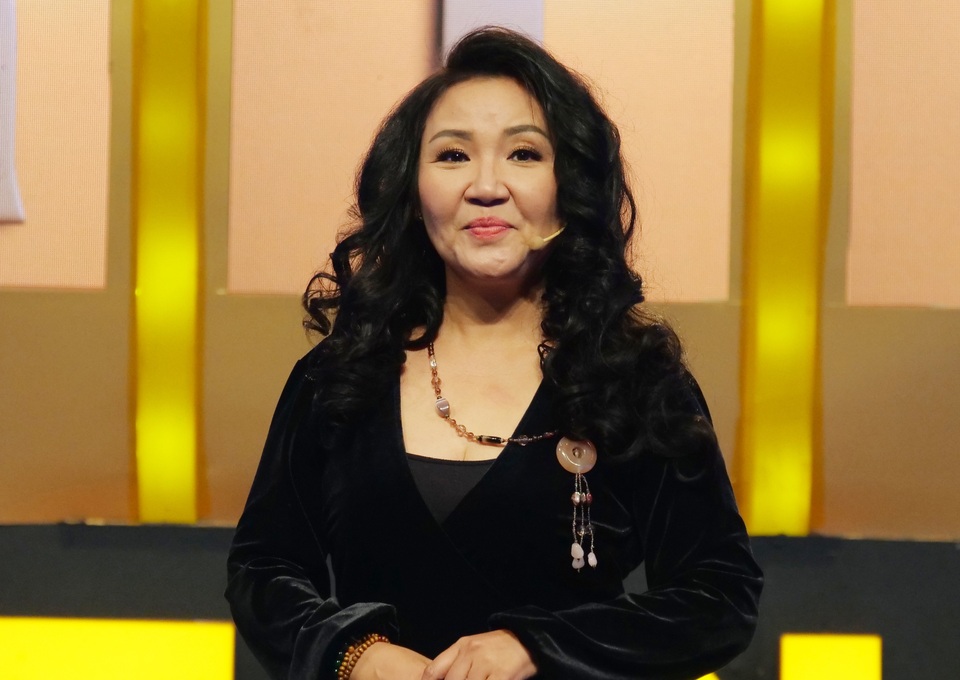 Mẹ chồng Thư “Về nhà đi con” xúc động thể hiện ca khúc từng lấy nước mắt khán giả - 2 Mẹ chồng Thư “Về nhà đi con” xúc động thể hiện ca khúc từng lấy nước mắt khán giả - 2
