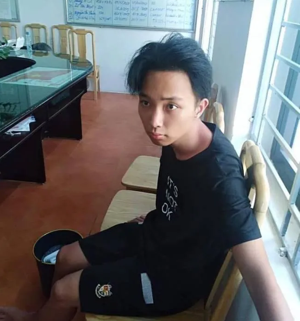 Bắt 3 đối tượng người nước ngoài nghi giết lái xe cướp taxi - 4 Bắt 3 đối tượng người nước ngoài nghi giết lái xe cướp taxi - 4