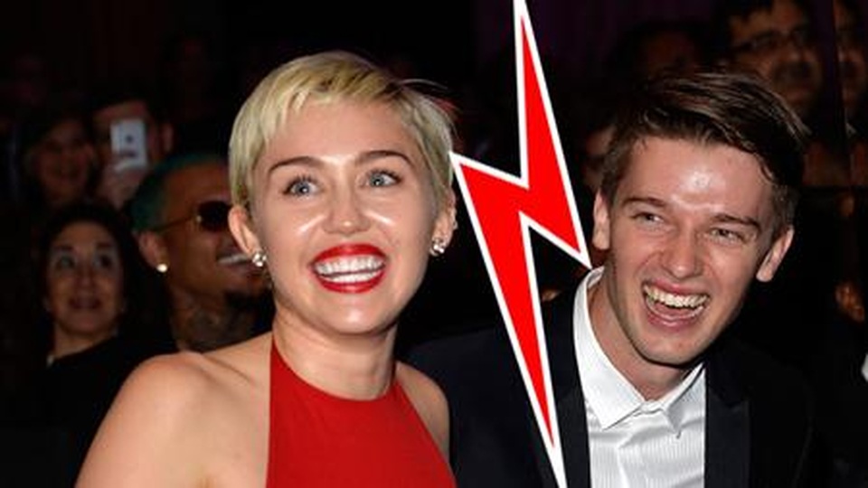 Nuối tiếc hành trình 10 năm yêu nhau của Miley Cyrus và Liam Hemsworth - 7 Nuối tiếc hành trình 10 năm yêu nhau của Miley Cyrus và Liam Hemsworth - 7