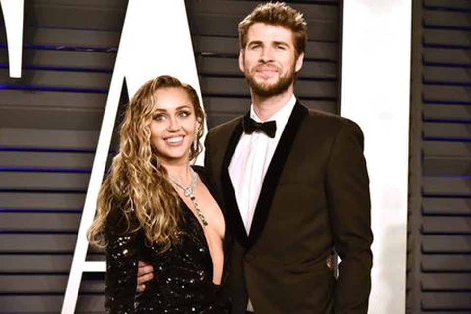 Nuối tiếc hành trình 10 năm yêu nhau của Miley Cyrus và Liam Hemsworth - 11 Nuối tiếc hành trình 10 năm yêu nhau của Miley Cyrus và Liam Hemsworth - 11