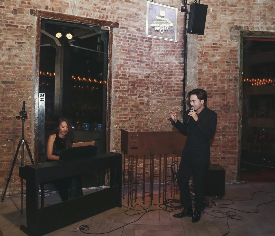 Khai phá giá trị làm nên chuẩn mực lịch lãm của đàn ông hiện đại - 4 Khai phá giá trị làm nên chuẩn mực lịch lãm của đàn ông hiện đại - 4