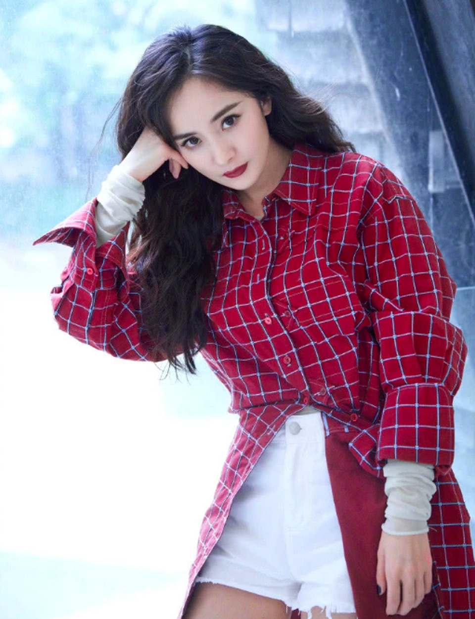 Dương Mịch tung ảnh xinh đẹp “không góc chết” sau tin đồn hò hẹn với “đàn em” - 8 Dương Mịch tung ảnh xinh đẹp “không góc chết” sau tin đồn hò hẹn với “đàn em” - 8
