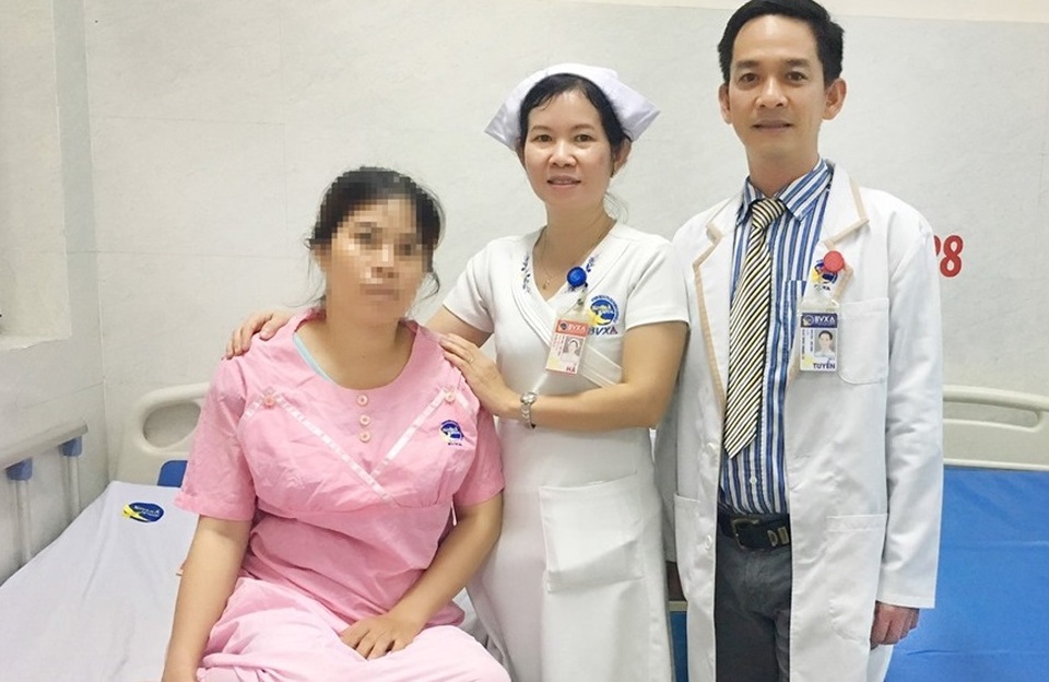 Mổ ruột thừa phát hiện thai ngoài tử cung sắp vỡ - 1 Mổ ruột thừa phát hiện thai ngoài tử cung sắp vỡ - 1