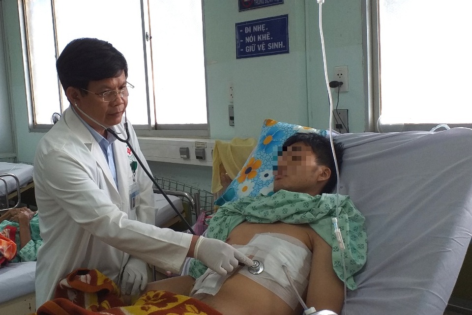 Sốc: Bệnh nhân 19 tuổi bị... tăm đâm xuyên gan, thủng tim - 3