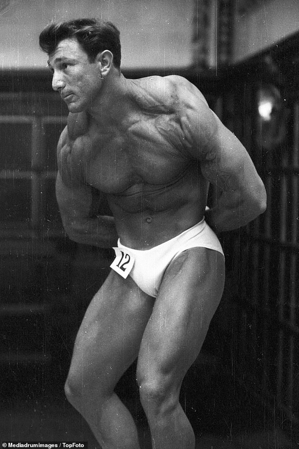 “Điệp viên 007” Sean Connery từng đi thi Mr Universe khoe cơ bắp lực lưỡng - 4 “Điệp viên 007” Sean Connery từng đi thi Mr Universe khoe cơ bắp lực lưỡng - 4
