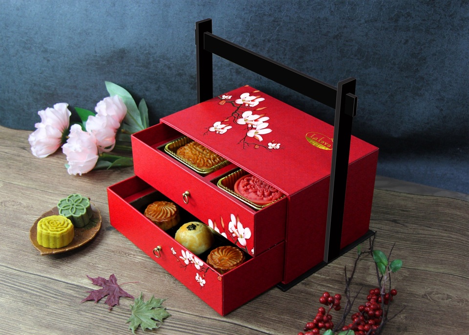Thay màu “áo mới”, bánh Trung thu Việt ngày càng đột phá về mẫu mã - 2 Thay màu “áo mới”, bánh Trung thu Việt ngày càng đột phá về mẫu mã - 2