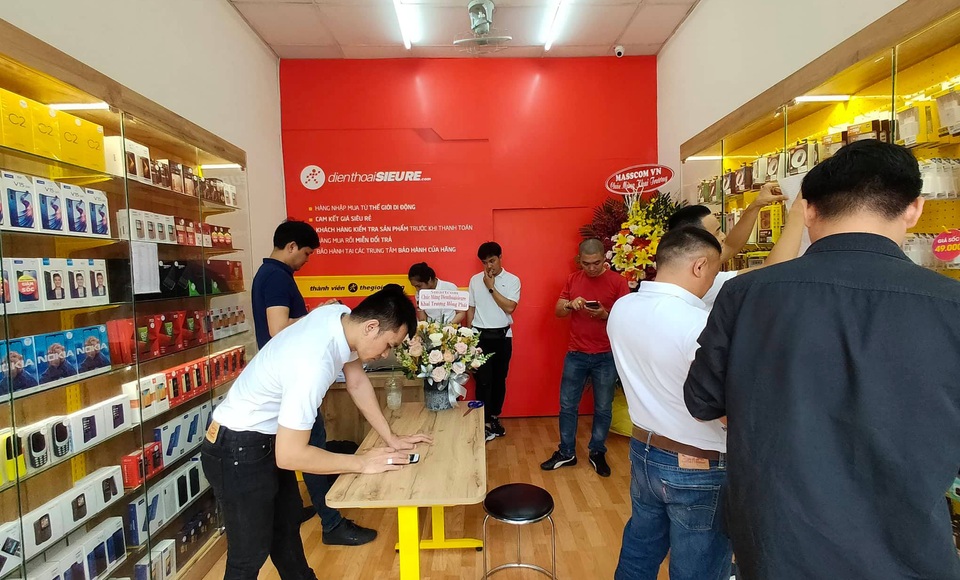 Cửa hàng Điện thoại Siêu rẻ: Mở ra chỉ để bán! - 2 Cửa hàng Điện thoại Siêu rẻ: Mở ra chỉ để bán! - 2