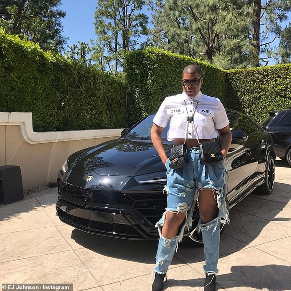 Ngôi sao đồng tính EJ Johnson lo lắng khi gặp tai nạn xe hơi - 6