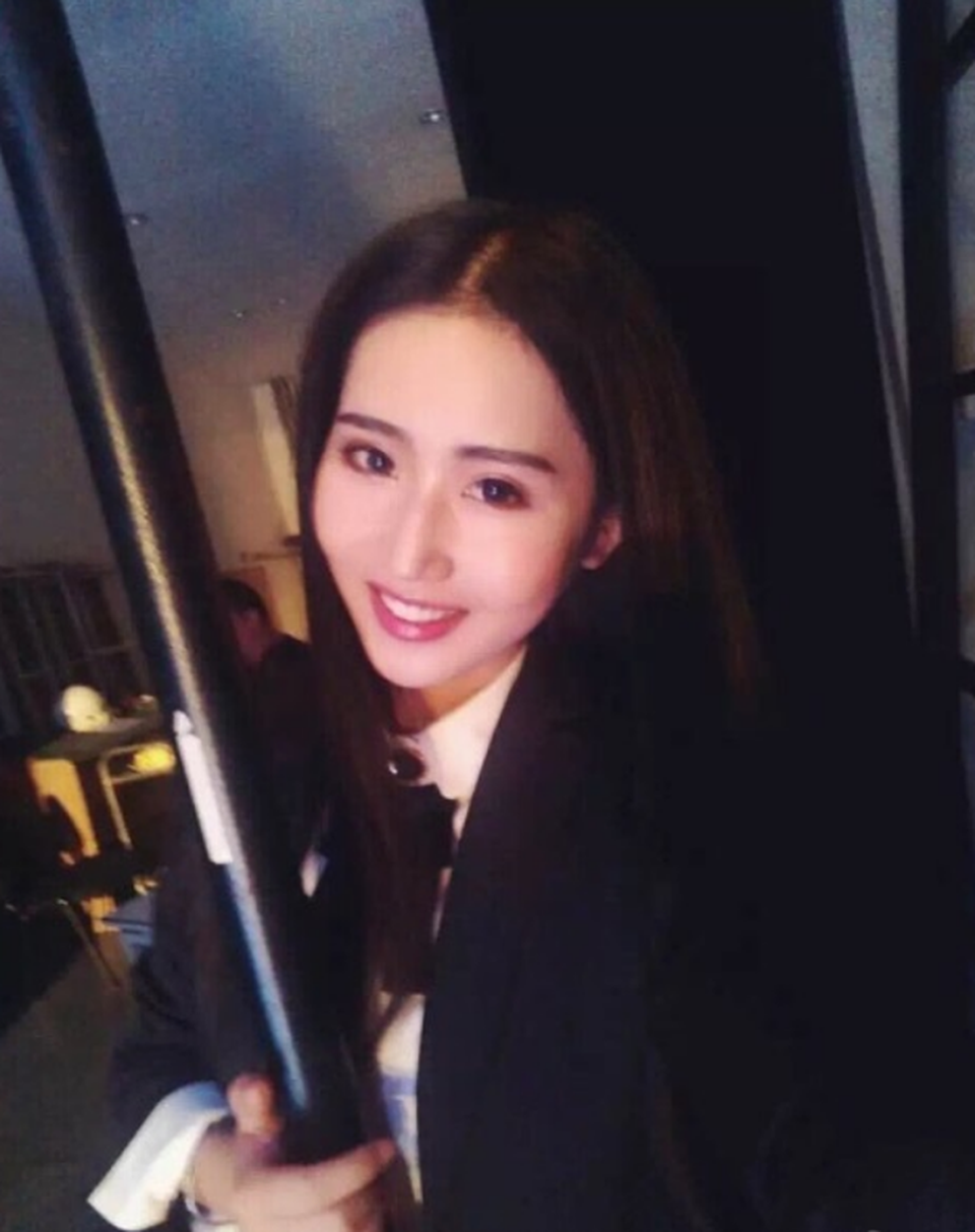 Phùng Thiệu Phong phản ứng “gắt” trước tin đồn ngoại tình, Triệu Lệ Dĩnh giữ im lặng - 2 Phùng Thiệu Phong phản ứng “gắt” trước tin đồn ngoại tình, Triệu Lệ Dĩnh giữ im lặng - 2