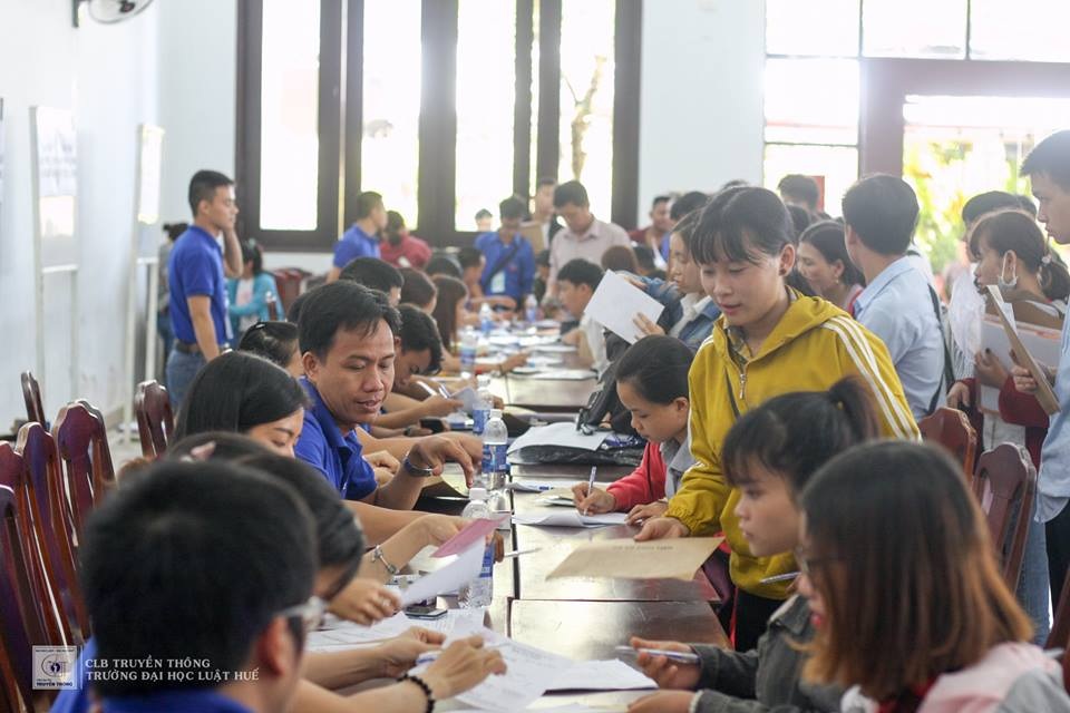 Luật Huế đồng hành cùng tân sinh viên K43 - 1 Luật Huế đồng hành cùng tân sinh viên K43 - 1