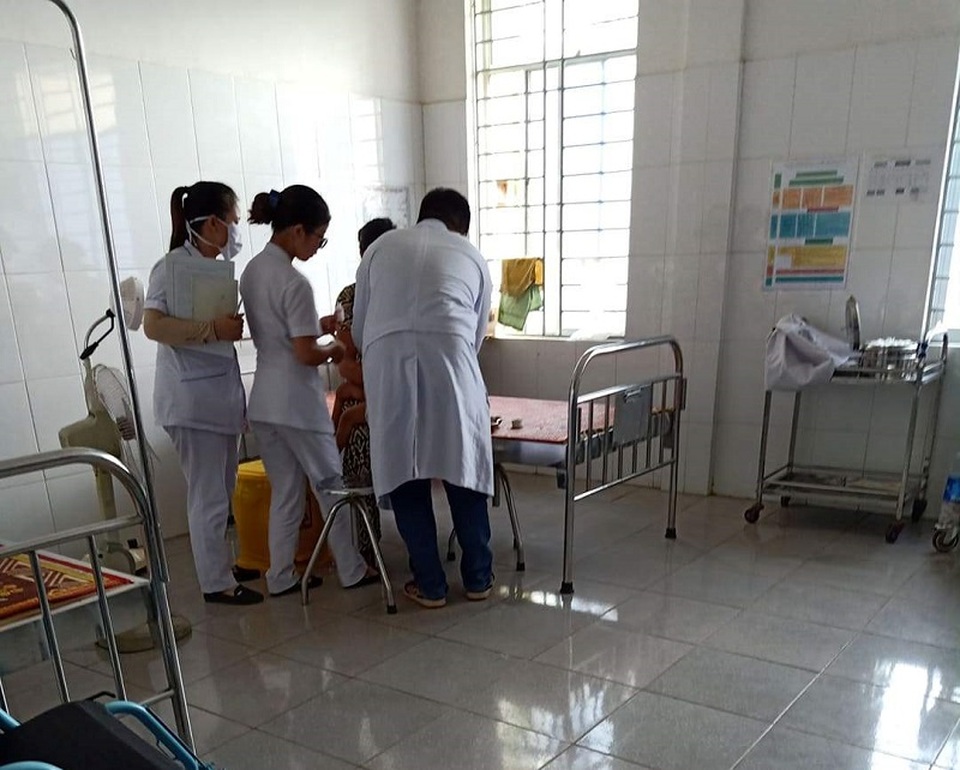 Vợ chồng cãi vã khiến con hai tuổi phải nhập viện cấp cứu - 2 Vợ chồng cãi vã khiến con hai tuổi phải nhập viện cấp cứu - 2