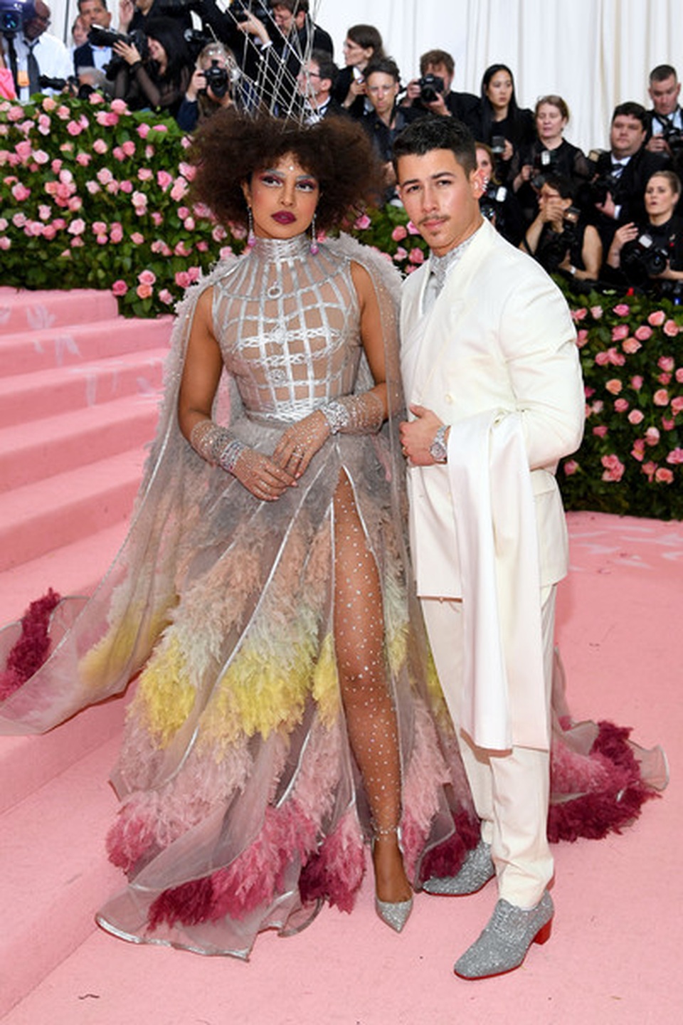Priyanka Chopra nhí nhảnh bên chồng kém 10 tuổi - 5 Priyanka Chopra nhí nhảnh bên chồng kém 10 tuổi - 5