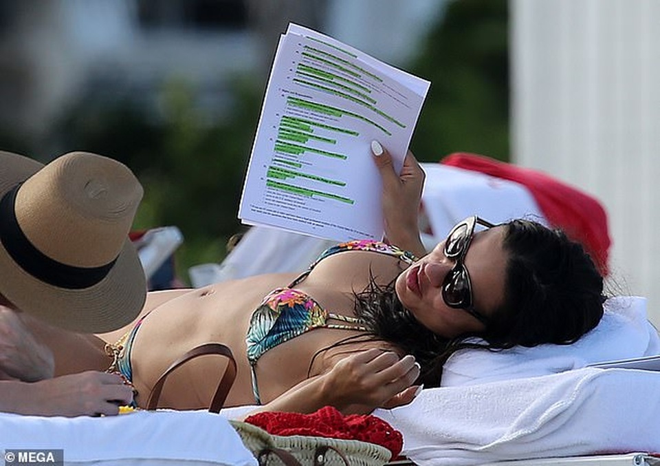 Adriana Lima vẫn bốc lửa ở tuổi 38 - 1 Adriana Lima vẫn bốc lửa ở tuổi 38 - 1