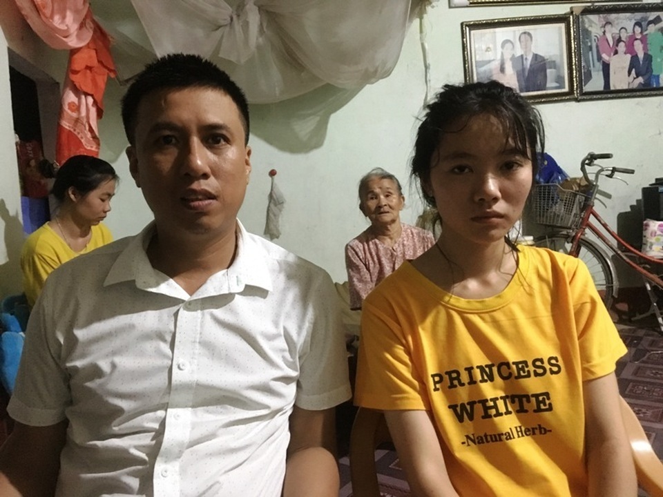 “Cô bé lọ lem” khóc nức nở trước cánh cửa giảng đường Đại học Dược! - 7 “Cô bé lọ lem” khóc nức nở trước cánh cửa giảng đường Đại học Dược! - 7
