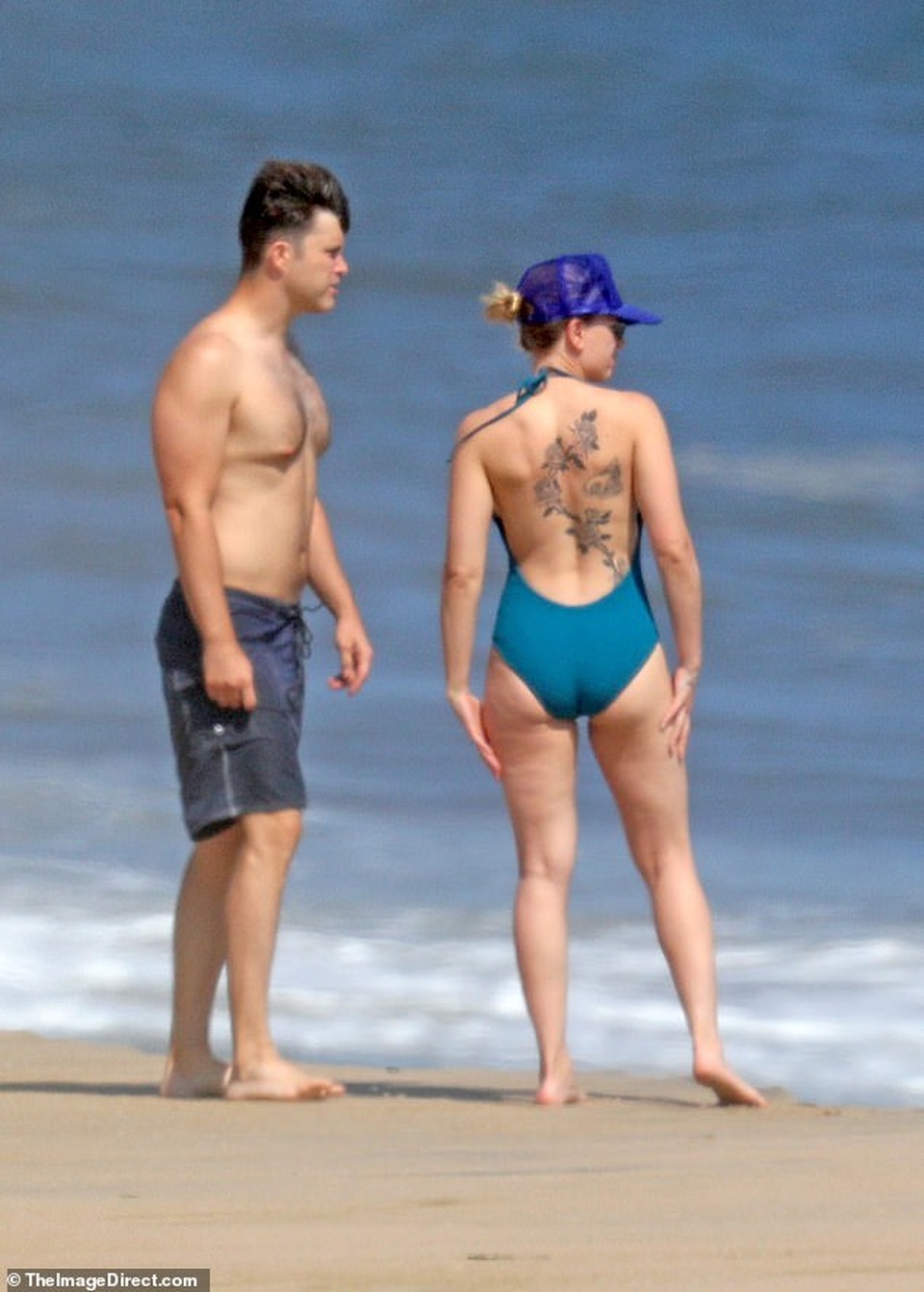 Scarlett Johansson gợi cảm sánh đôi bạn trai trên biển - 4 Scarlett Johansson gợi cảm sánh đôi bạn trai trên biển - 4