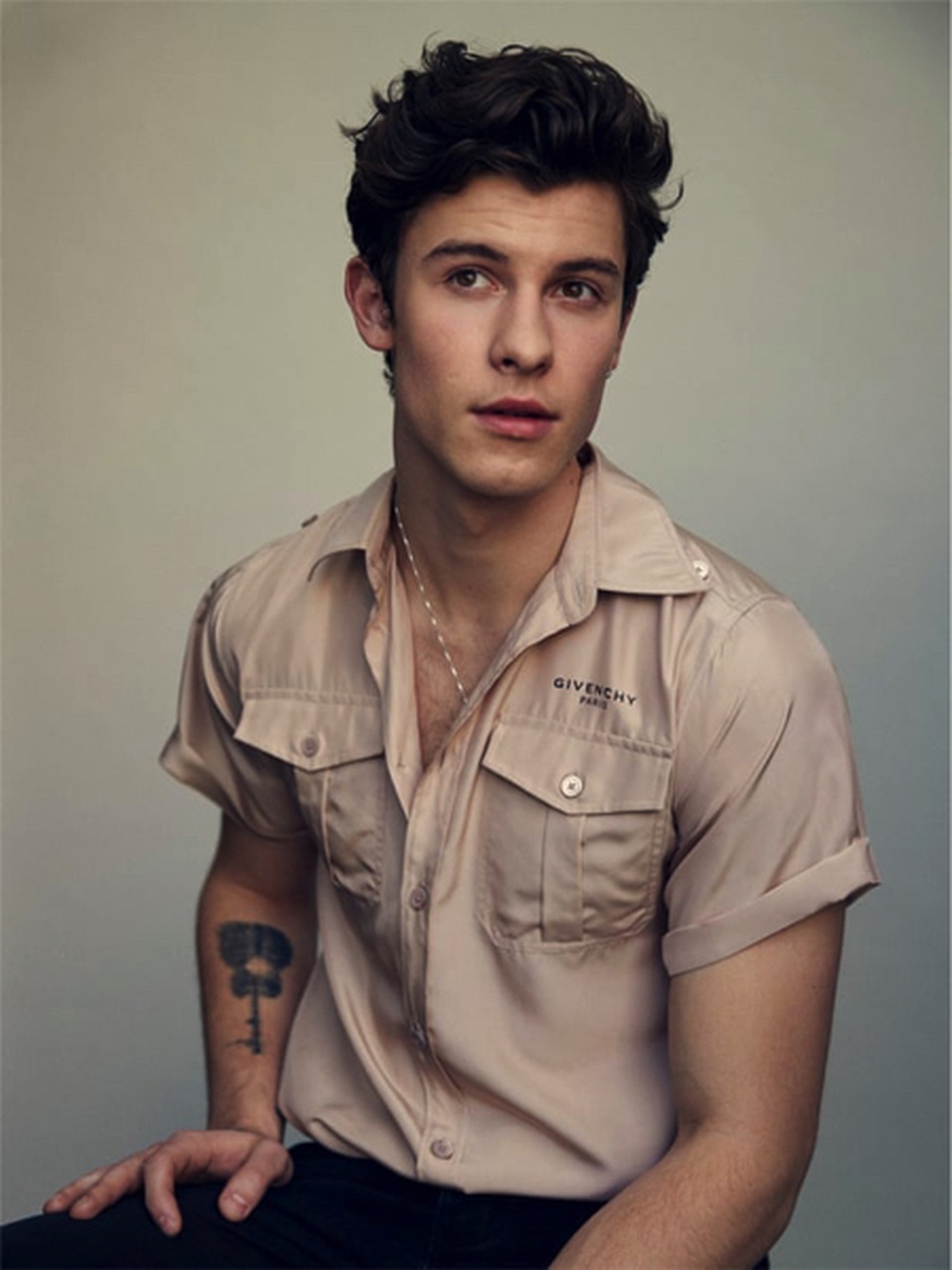 Shawn Mendes và tuổi đôi mươi “vui chơi quên lối về” - 2 Shawn Mendes và tuổi đôi mươi “vui chơi quên lối về” - 2