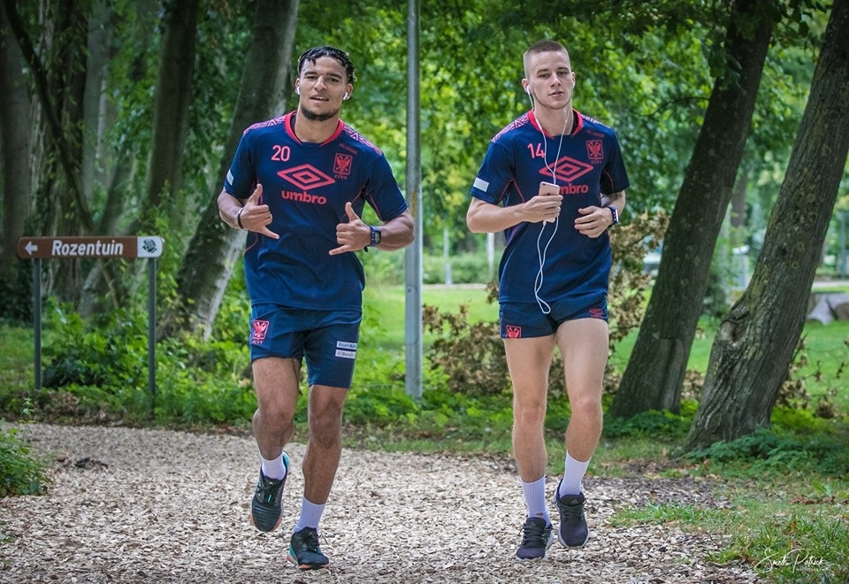 Công Phượng ưu tư trên sân tập, mơ hồ về tương lai ở Bỉ - 5