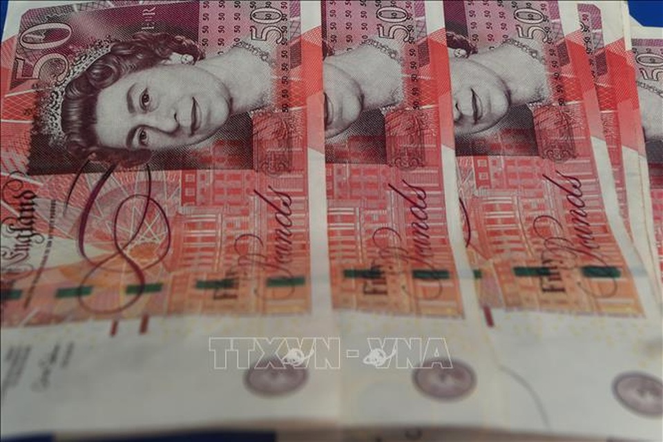 Tiền lương tăng cao kỷ lục tại Anh - 1