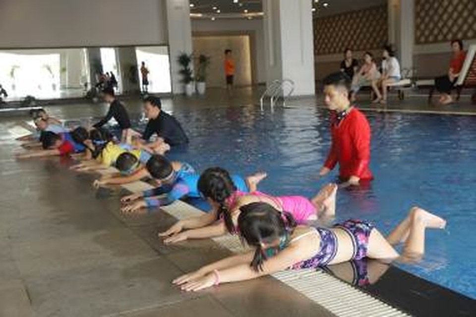 Cư dân nhí trải nghiệm mùa hè “cực đã” tại bể bơi Vinhomes - 3